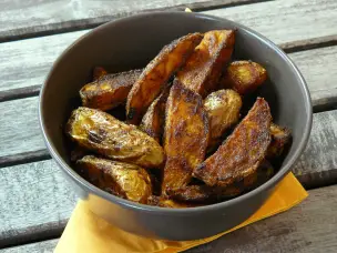 Pikante Paprika-Kartoffelspalten Rezept