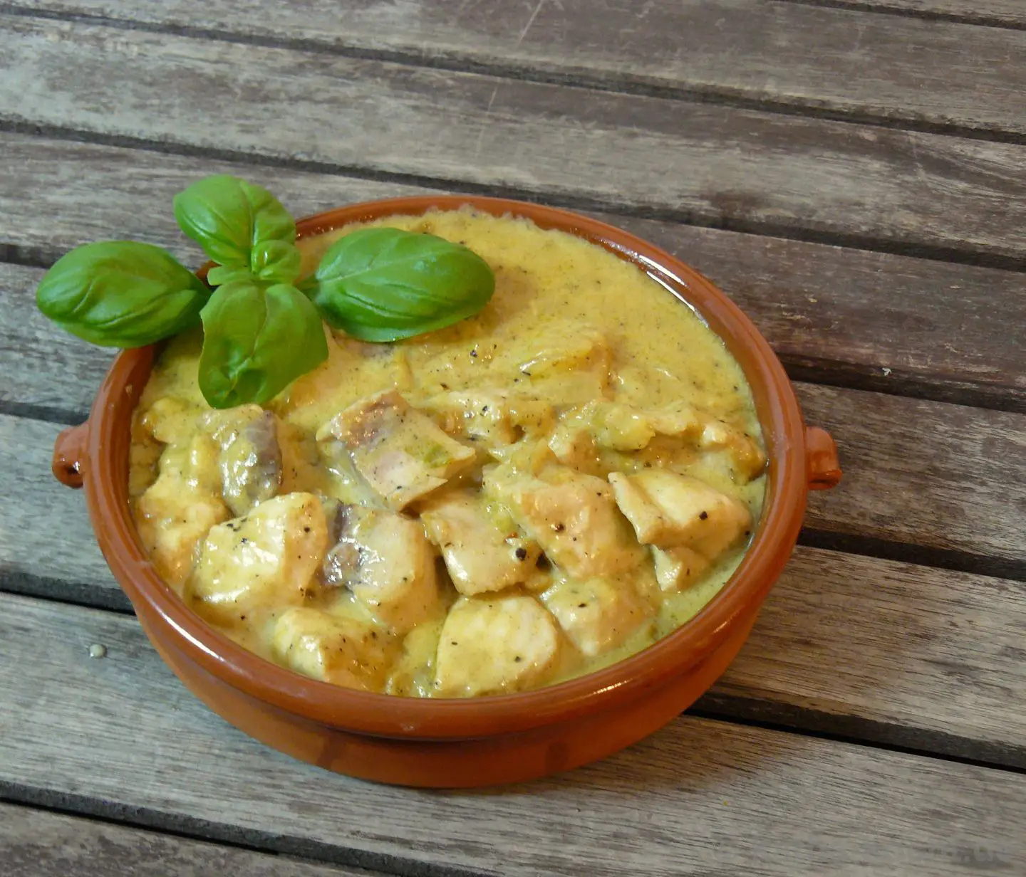 Tapas Schwertfisch in Bananen-Curry Sauce Rezept